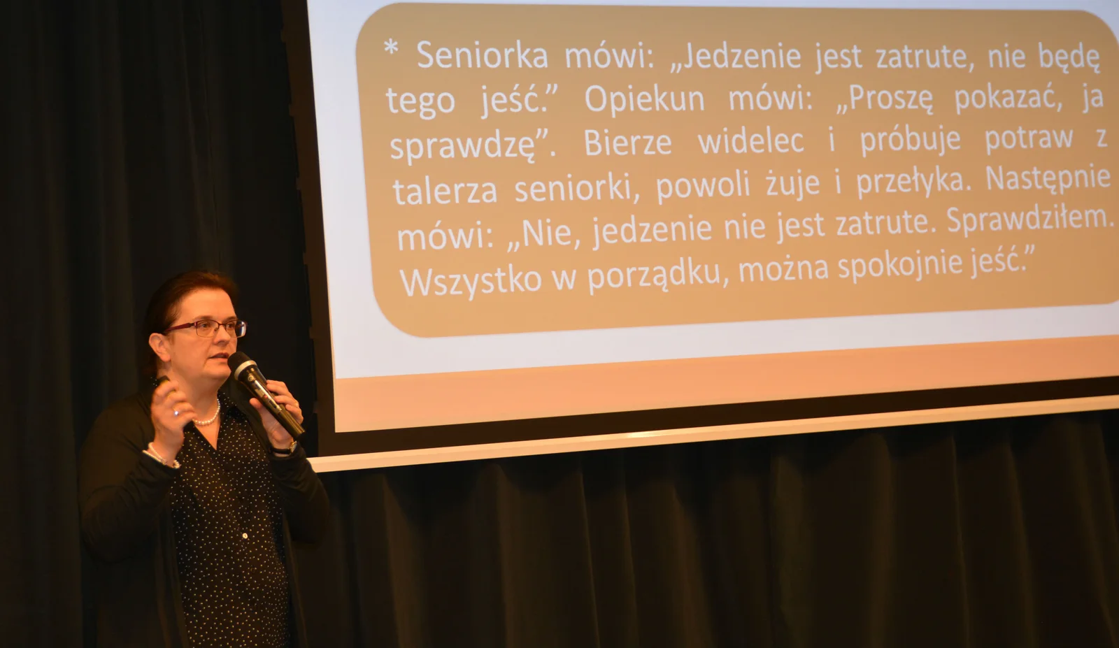 Za każdym trudnym zachowaniem osoby z demencją kryje się ważna informacja